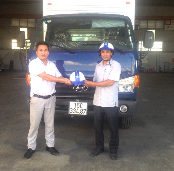 Lễ bàn giao xe Hyundai Mighty 110s cho anh Quang Tiên LãngTin tức Xe tải Hải phòng, xe tải hyundai chính hãng tại hải phòng